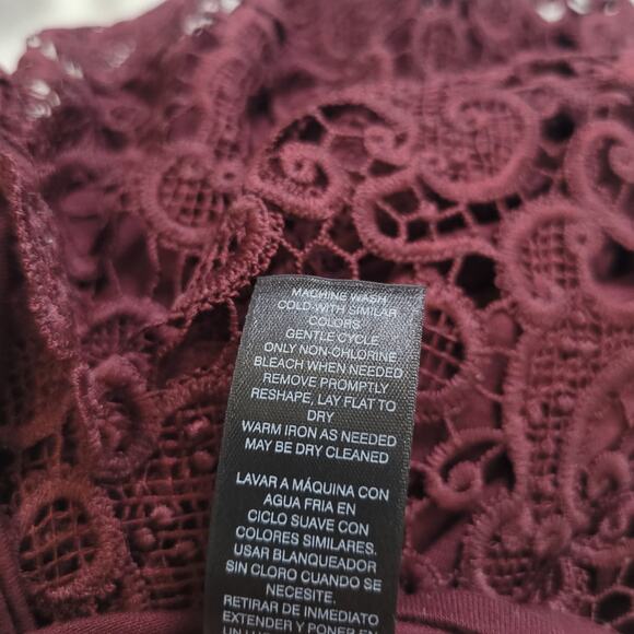White House Black Market Size S Burgundy Sleeveless Lace Overlay Tank Top - Picture 9 of 9